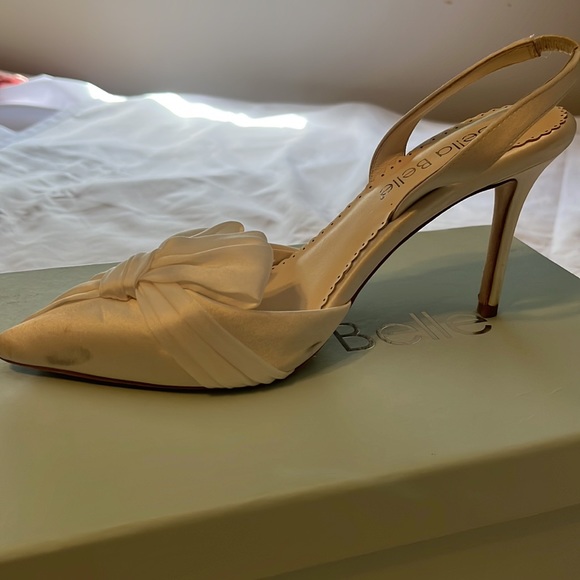 Bella Belle Reese Pointed Toe Wedding Slingback Heels with Bow - Picture 5 of 11